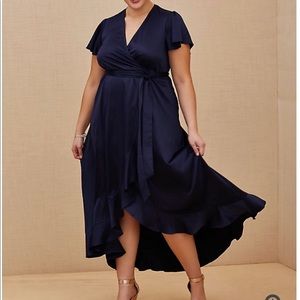 TORRID SIZE 6 NAVY SATIN HI-LO FORMAL GOWN